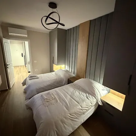 Kev's One Apartment *