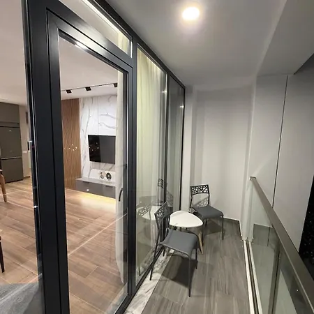 Kev's One Apartment *